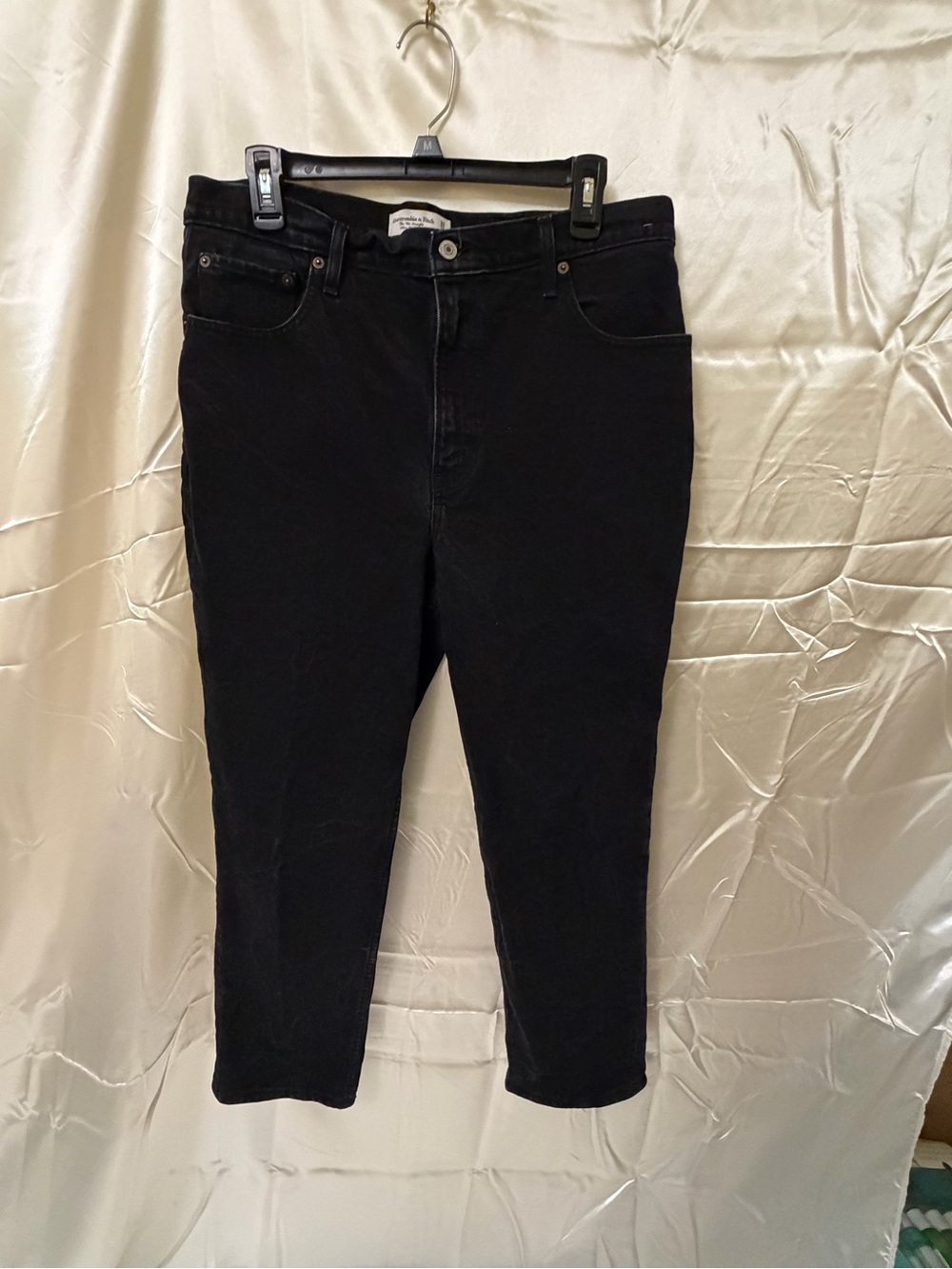 Abercrombie & Fitch The ‘90s Straight Ultra High Rise Black Jeans Women’s 32/14R